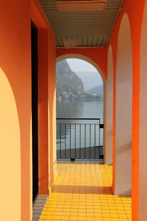 Hotel Socrate Лавена Понте Треза Екстериор снимка