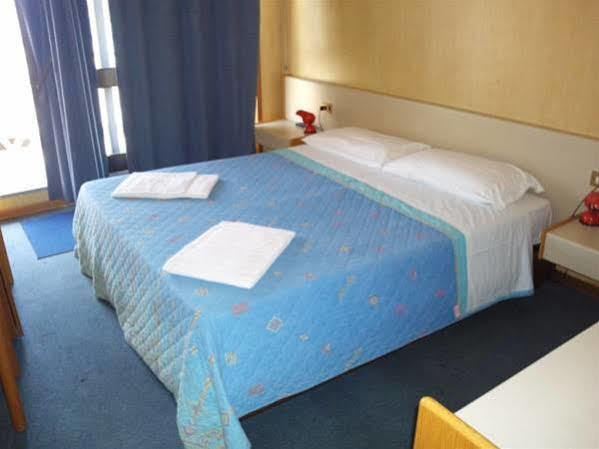 Hotel Socrate Лавена Понте Треза Екстериор снимка